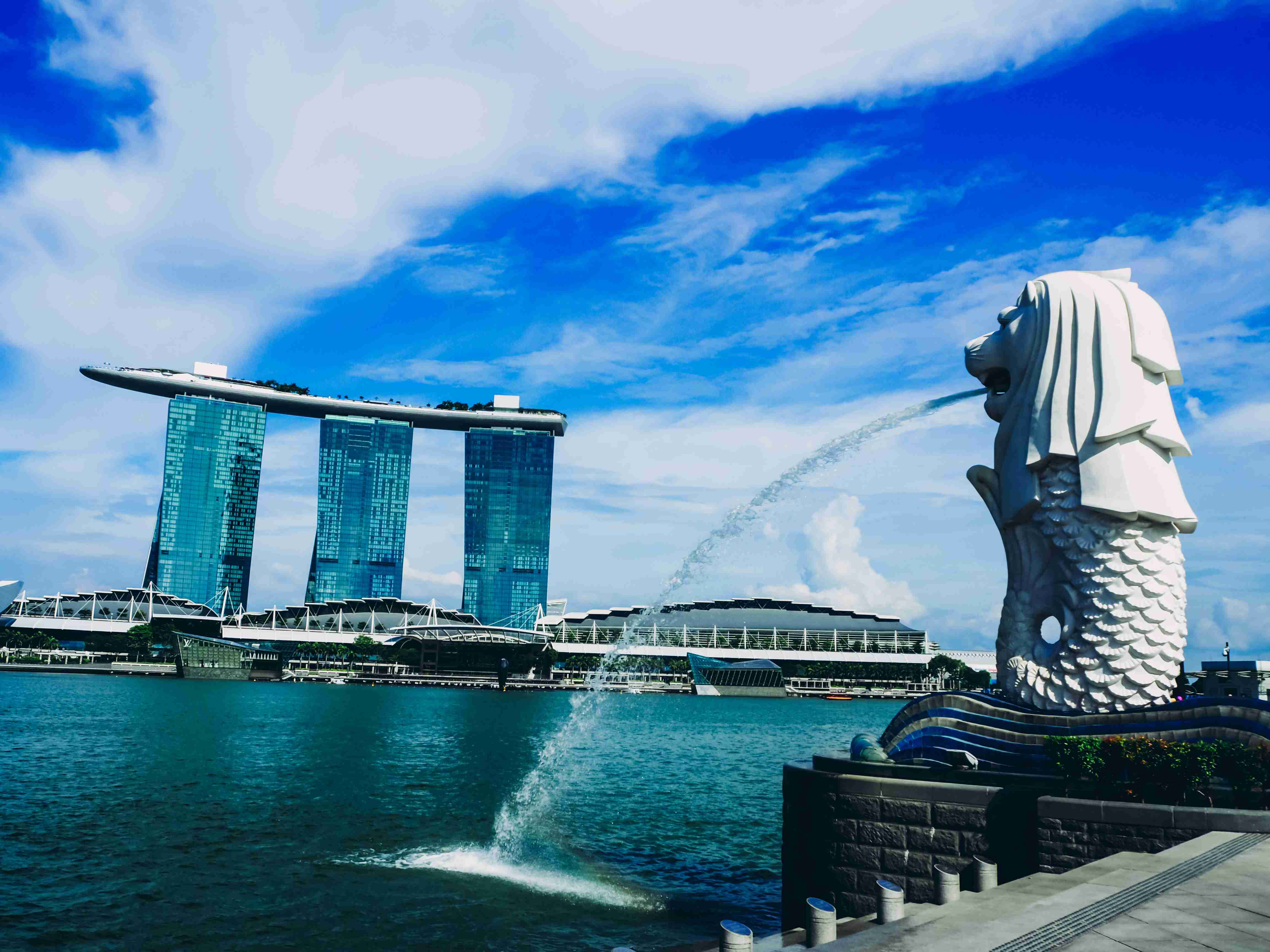 iconic merlion which is one of the best singapore tourist attractions